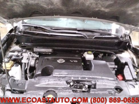 Used 2014 Nissan Pathfinder SV image 9