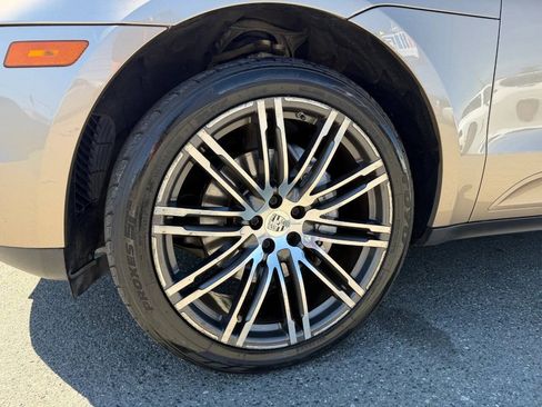 Used 2017 Porsche Macan S AWD/4WD image 25