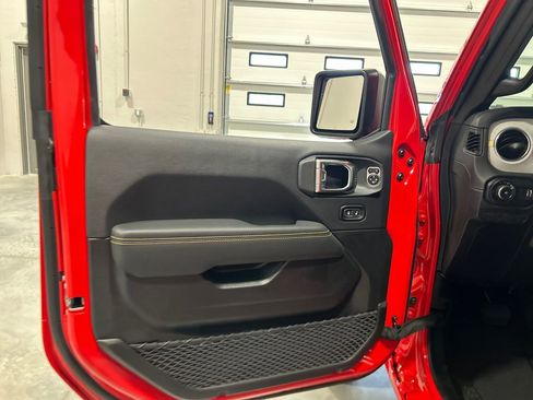 New 2025 Jeep Wrangler Sahara image 15