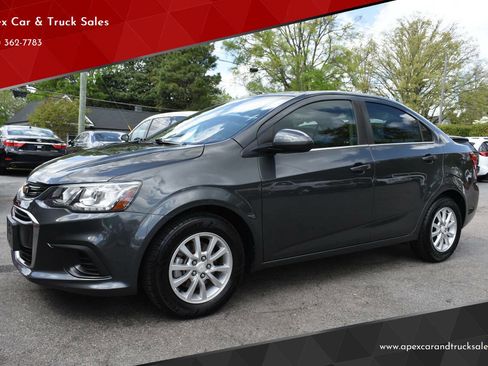 Used 2019 Chevrolet Sonic LT image 1