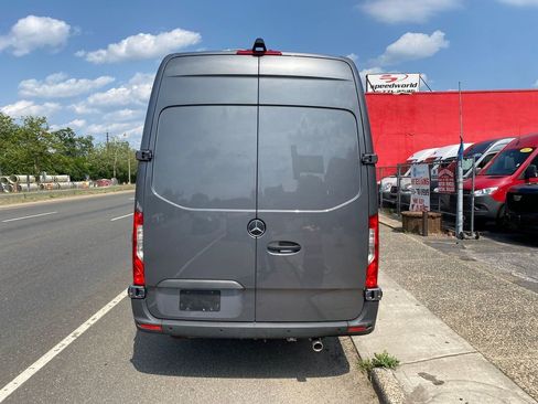 Used 2022 Mercedes-Benz Sprinter 4500 w/ Parking Package image 4