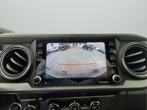 Used 2020 Toyota Tacoma TRD Off-Road image 16