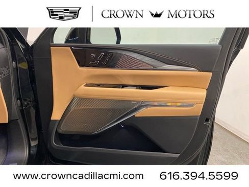 Certified 2025 Cadillac Escalade IQ Sport 2 AWD/4WD image 24