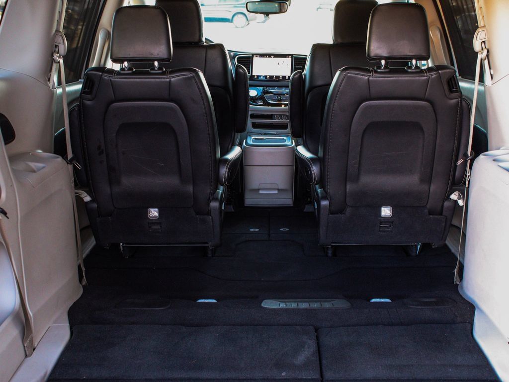 Used 2024 Chrysler Pacifica Touring-L FWD image 47