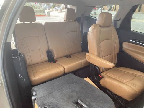 Used 2020 Buick Enclave Essence w/ Sound and Sites Package image 28