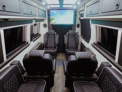 Used 2024 Mercedes-Benz Sprinter 3500 image 20