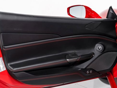 Used 2018 Ferrari 488 GTB image 9