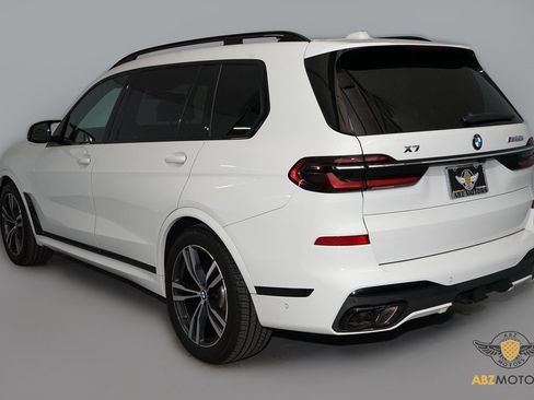 Used 2023 BMW X7 M60i image 7