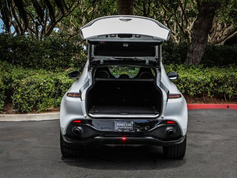 Used 2022 Aston Martin DBX AWD/4WD image 7