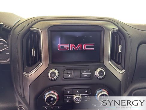 Used 2023 GMC Sierra 2500 Denali w/ Denali Black Diamond Edition AWD/4WD image 8