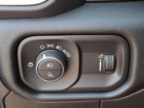 Used 2022 RAM 1500 Big Horn AWD/4WD image 26