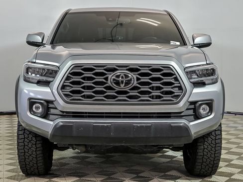 Used 2023 Toyota Tacoma TRD Off-Road w/ TRD Premium Off Road Package AWD/4WD image 4