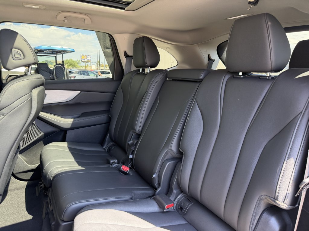 Used 2025 Acura MDX FWD image 35