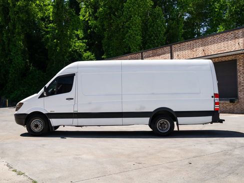 Used 2012 Freightliner Sprinter 3500 RWD image 4