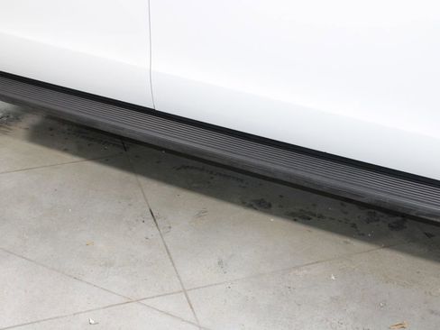 Certified 2024 Ford Expedition Max XLT image 12