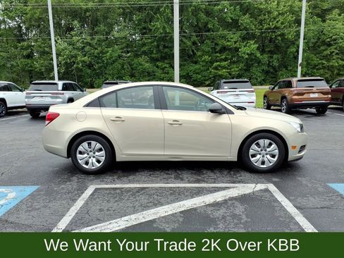 Used 2012 Chevrolet Cruze LS FWD image 5