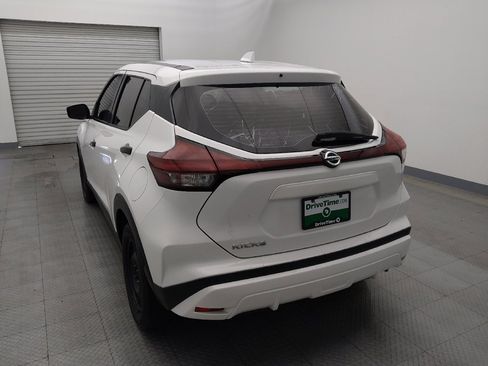 Used 2021 Nissan Kicks S image 6