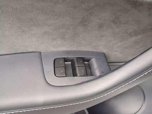 Used 2021 Tesla Model Y Long Range image 15