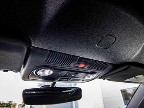 Used 2019 Volkswagen Beetle 2.0T SE image 33