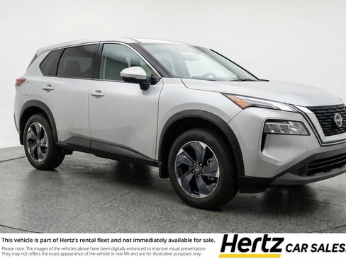 Used 2025 Nissan Rogue SV FWD image 1
