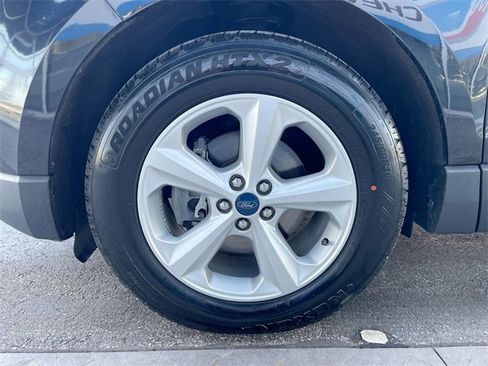 Used 2020 Ford Edge SE image 31