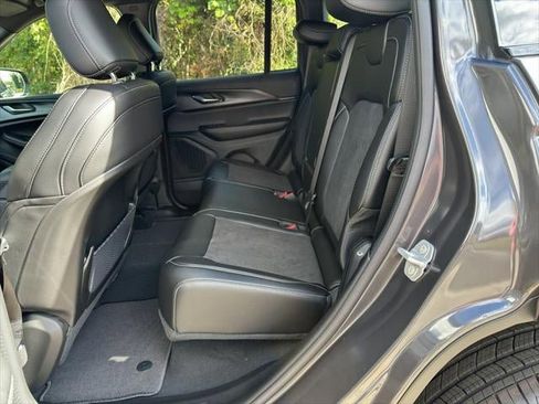 New 2025 Jeep Grand Cherokee Altitude image 38