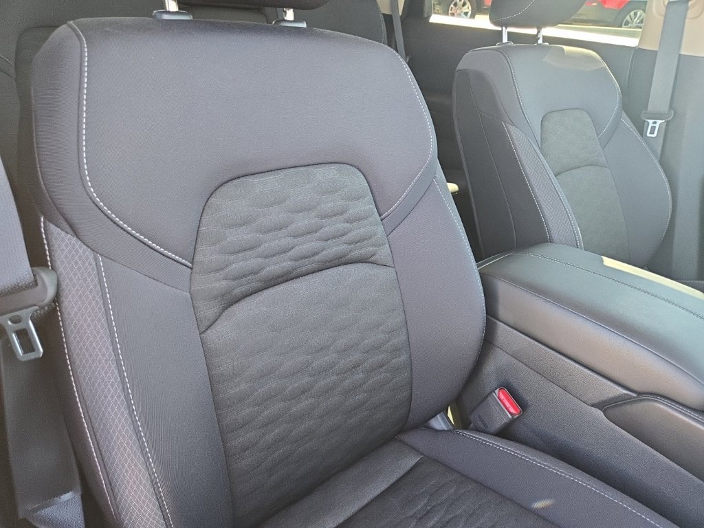 Used 2024 Nissan Pathfinder SV FWD image 21