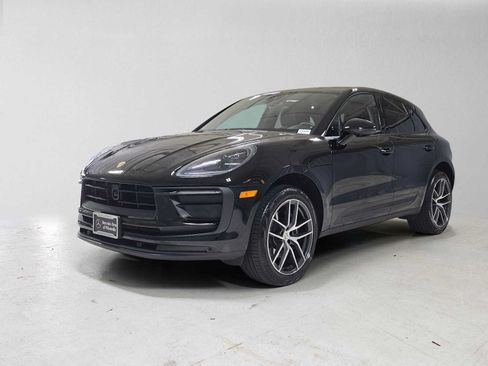 Used 2025 Porsche Macan AWD/4WD image 7