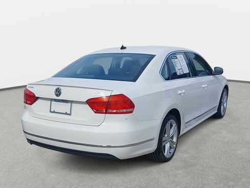 Used 2015 Volkswagen Passat TDI SEL Premium FWD image 5