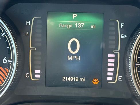 Used 2015 Jeep Cherokee Latitude w/ Comfort/Convenience Group image 26