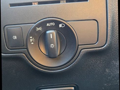 Used 2018 Mercedes-Benz Metris Passenger image 26