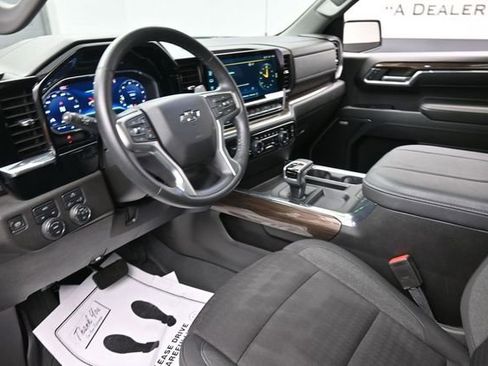 Used 2024 Chevrolet Silverado 1500 RST w/ Redline Edition AWD/4WD image 18