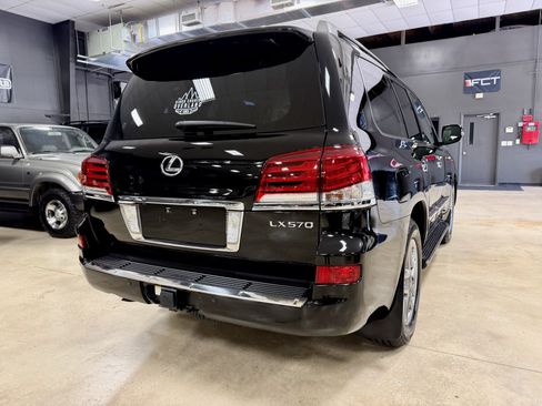 Used 2015 Lexus LX 570 4WD w/ Luxury Package image 9