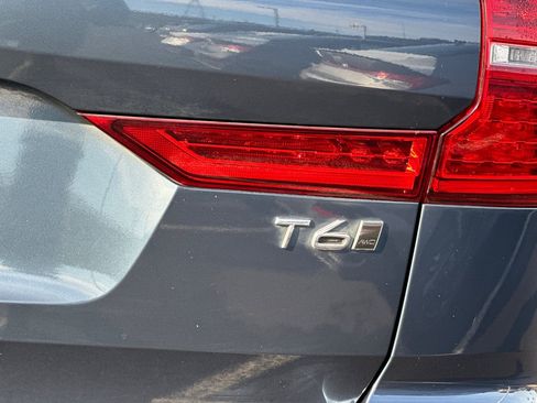 Used 2019 Volvo XC60 T6 Momentum w/ Premium Package image 31