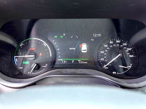Used 2025 Toyota Sienna XLE FWD image 15