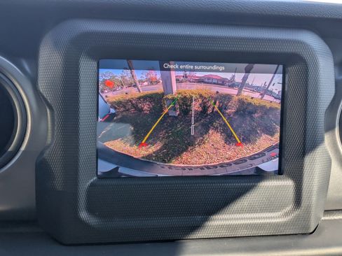 Used 2022 Jeep Wrangler Unlimited Sport image 22