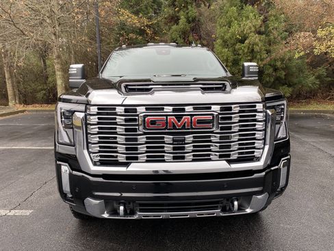 Used 2024 GMC Sierra 2500 Denali w/ Denali Reserve Package image 3