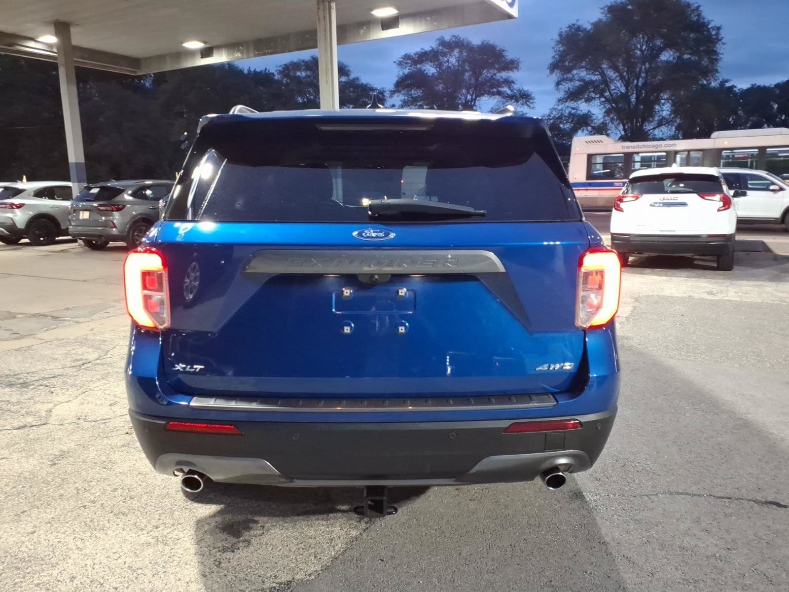 Certified 2022 Ford Explorer XLT w/ Equipment Group 202A AWD/4WD image 4