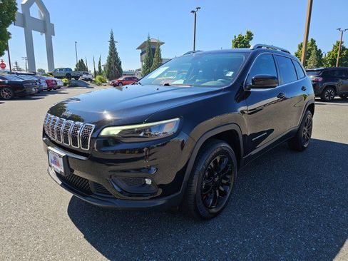 Used 2019 Jeep Cherokee Latitude Plus image 7