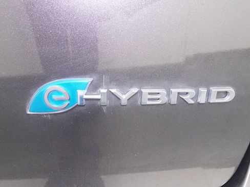 Used 2018 Chrysler Pacifica Touring-L FWD image 30