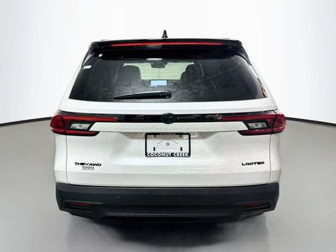Used 2025 Toyota Grand Highlander AWD Hybrid image 5