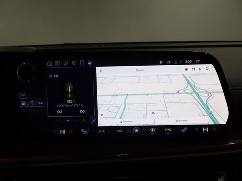 Used 2025 Chevrolet Traverse Z71 image 26