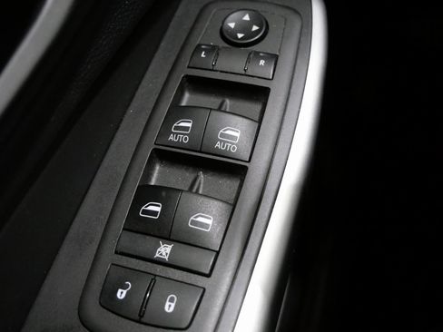 Used 2022 Jeep Cherokee Latitude w/ Sun & Sound Group image 13