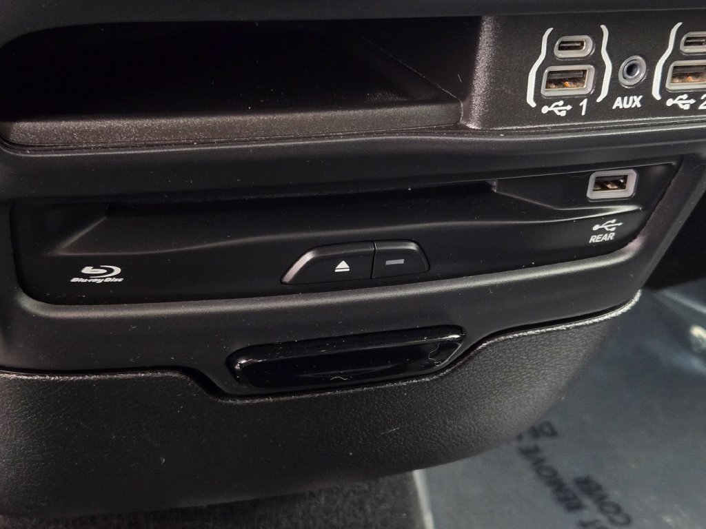 Used 2021 Chrysler Pacifica Touring-L w/ Uconnect Theater Family Group FWD image 48