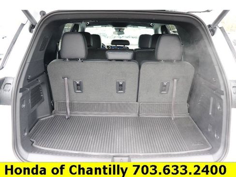 Used 2024 Chevrolet Traverse LT w/ Enhanced Driving Package image 26