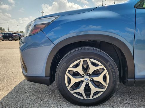 Used 2020 Subaru Forester Premium AWD/4WD image 5
