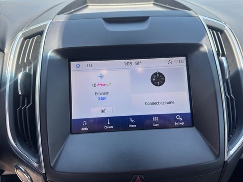 Used 2020 Ford Edge Titanium FWD image 14