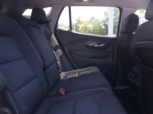 Used 2024 GMC Terrain SLE AWD/4WD image 9