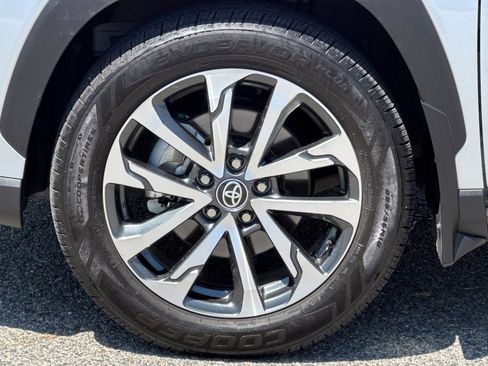 Used 2023 Toyota Corolla Cross XLE AWD/4WD image 26