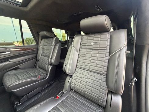 Used 2022 Cadillac Escalade Sport Platinum AWD/4WD image 14
